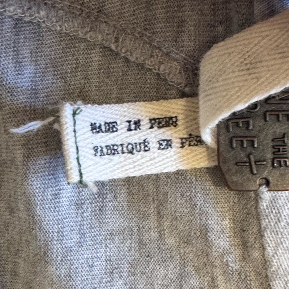 We The Free Free People Top Sz S Grey Cowl Neck Cap Sleeve Boho Tee Shirt - Picture 10 of 11